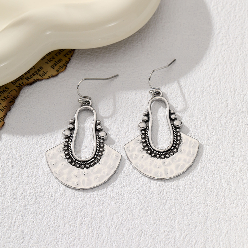 Hollow fan-shaped alloy pendan - Women'S Accessories Manufacturers のレビューと価格