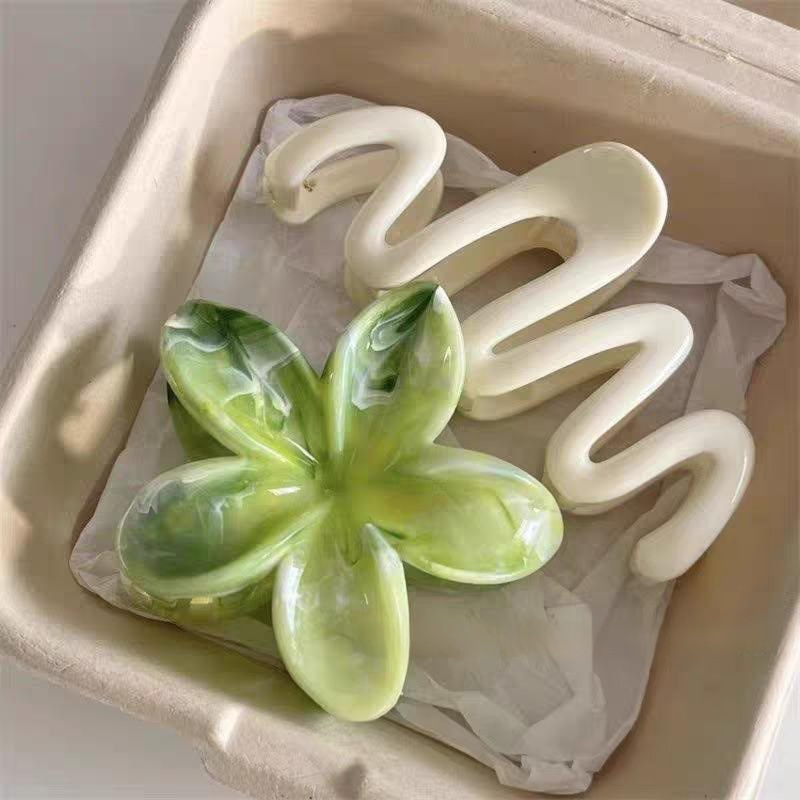 2Pcs Korean Acrylic Green Flow - Hair Claw Clip Set のレビューと価格