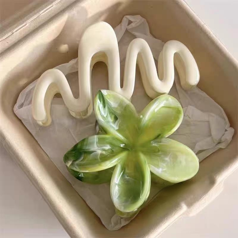 2Pcs Korean Acrylic Green Flow - Hair Claw Clip Set のレビューと価格