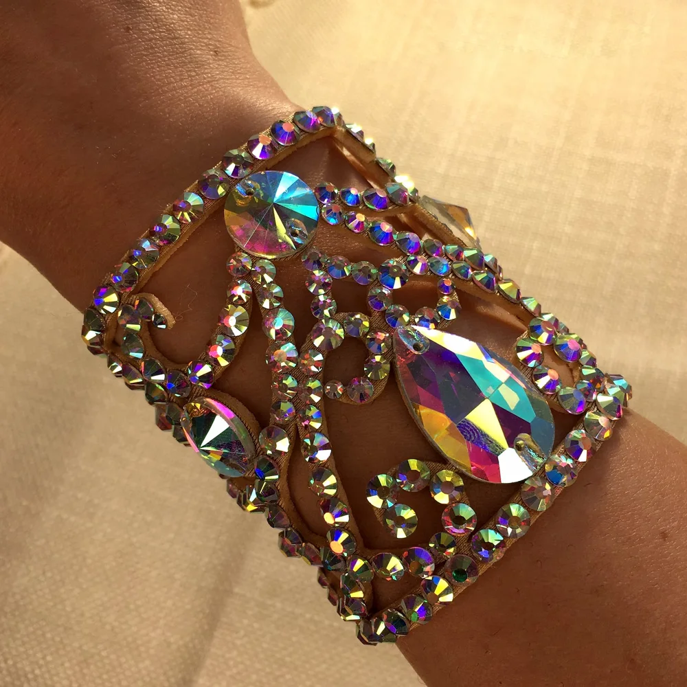 Colorful Crystal Belly Dance B - Women Accessories India のレビューと価格