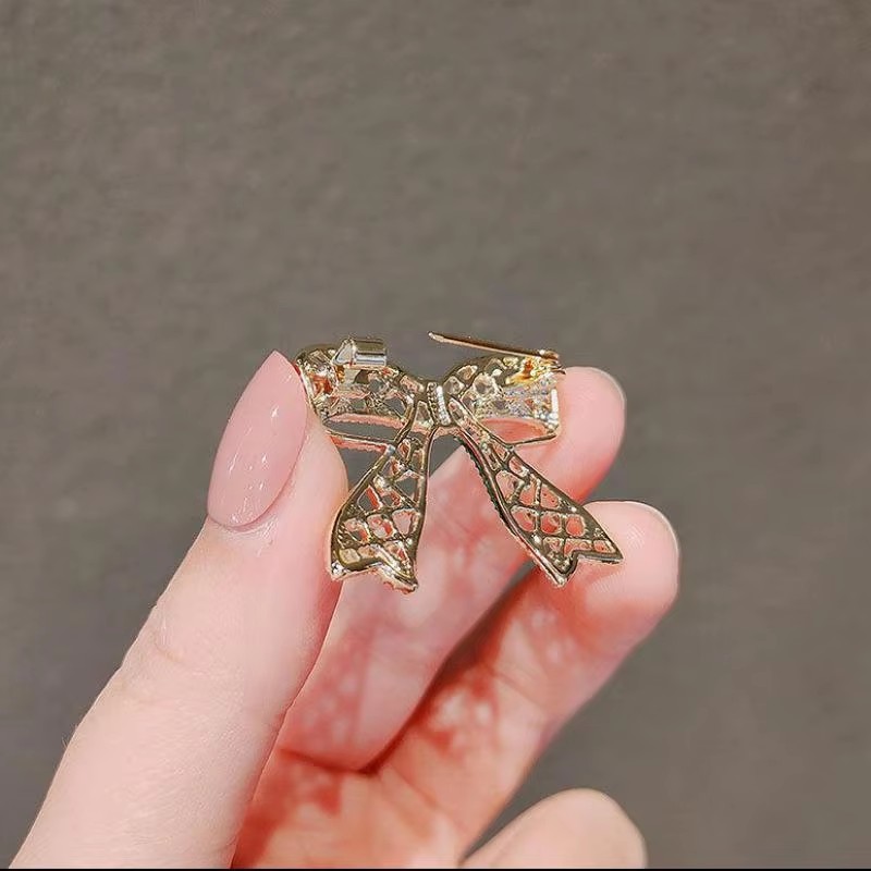 Punk Girl Brooch 2025 Fashiona - Women'S Accessories Manufacturers のレビューと価格