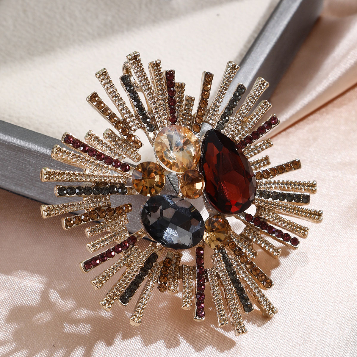 High end luxury crystal brooch - Women'S Accessories Manufacturers のレビューと価格